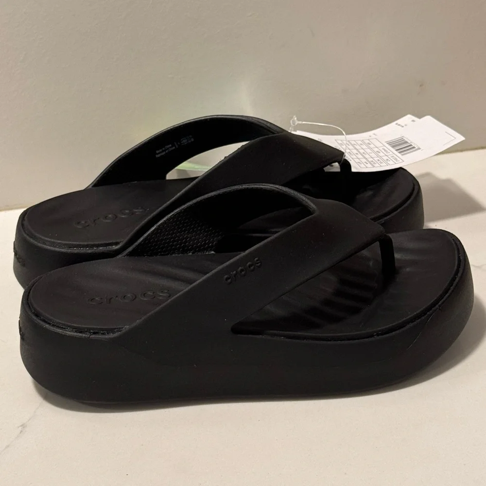 CROCS Getaway Platform Sandals Comfort-Focused Design